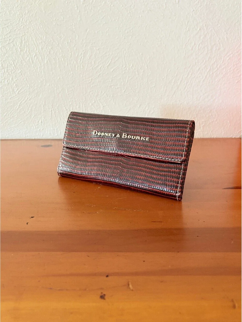 Dooney & Bourke Wallet Trifold Croc Embossed Vintage